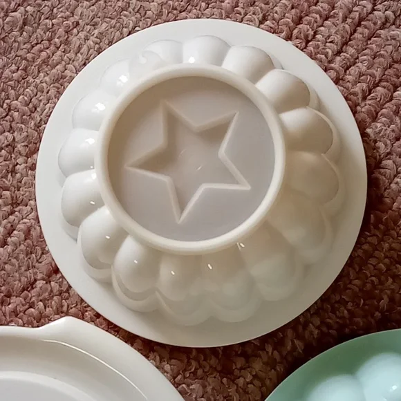 Vintage Tupperware jello molds - Picture 4 of 8